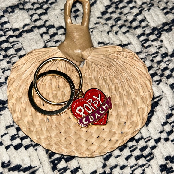 Rare Vintage Coach Poppy Rex Heart shape Keychain - Picture 1 of 3